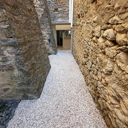 Les Remparts De Sasha * La Palme